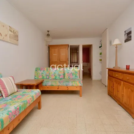 Politur F-4 Apartment *